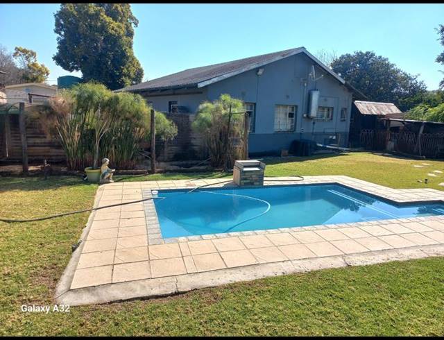 4 BEDROOM HOUSE FOR SALE IN RUSTENBURG EAST
